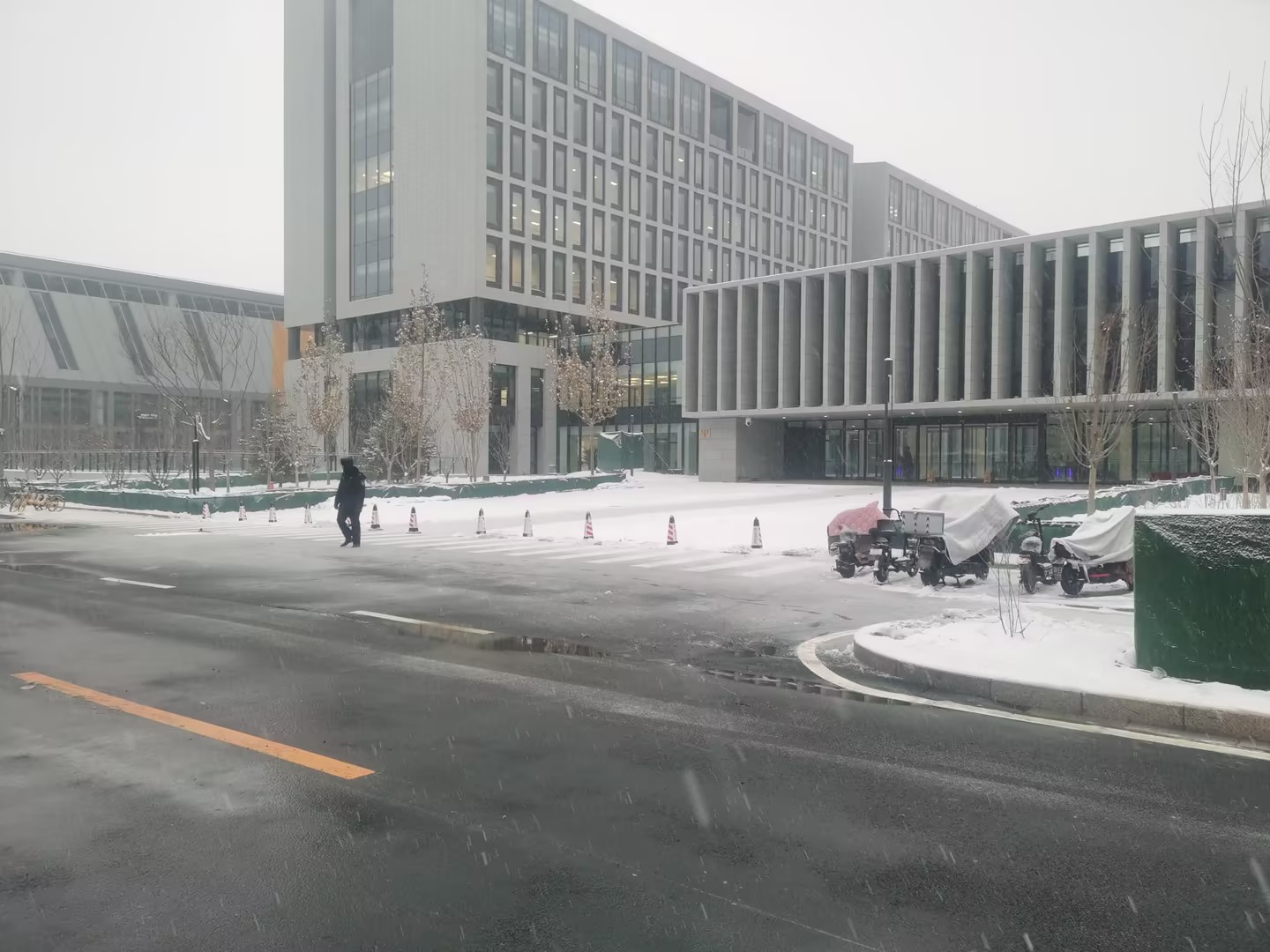 北京城市副中心政府办公楼停车场 北京城市副中心政府办公楼停车场